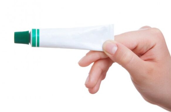 medicamento na forma de creme para o tratamento de fungos nas unhas